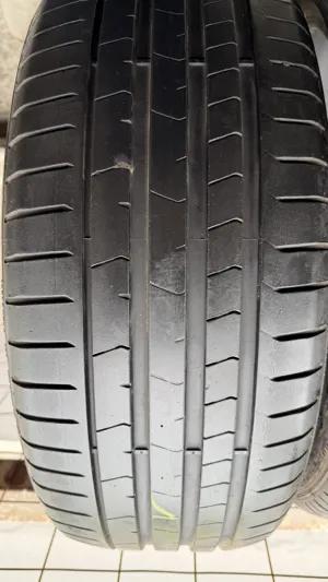 Pirelli P Zero PZ4  245/45 R20