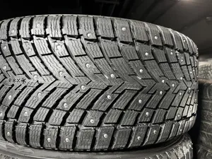 Ikon Tyres Autograph Ice 10 SUV  285/45 R21