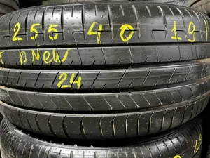 Pirelli P Zero PZ4  255/40 R19