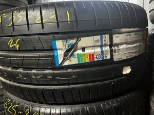 Pirelli P Zero PZ4  325/35 R23