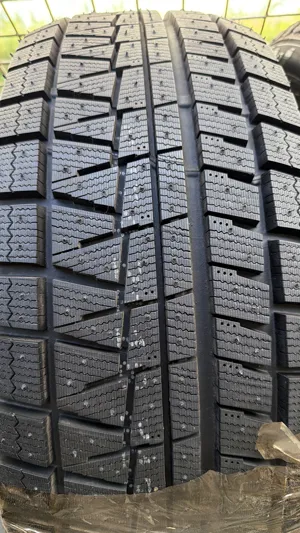 Bridgestone Blizzak Revo GZ  225/55 R17