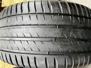 Michelin Pilot Sport 4  275/40 R19