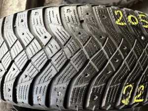 Goodyear Ultra Grip Ice Arctic 2  205/60 R16