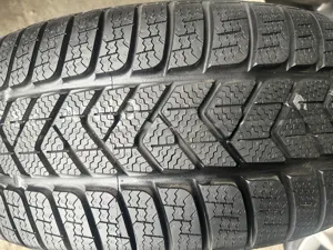 Pirelli Winter Sottozero 3  245/45 R19