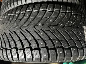 Ikon Tyres Autograph Ice 10 SUV  295/40 R22