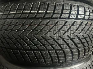 Goodyear Ultragrip Performance 3  245/40 R19