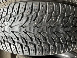 Kumho WinterCraft Ice Wi32  245/45 R19