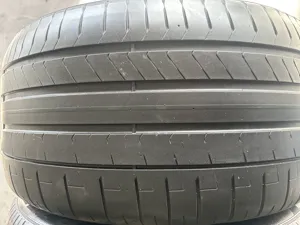 Pirelli P Zero PZ4  285/40 R19