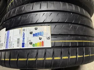 Michelin Pilot Sport 4 S  275/40 R19