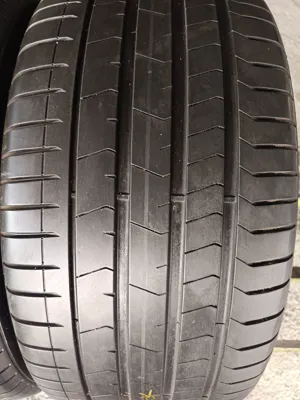 Pirelli P Zero PZ4  275/35 R20