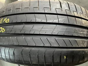 Pirelli P Zero PZ4  255/40 R19