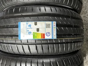 Michelin Pilot Sport 4  245/45 R19