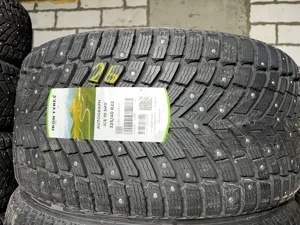 Ikon Tyres Autograph Ice 10 SUV  325/40 R22