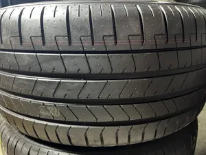 Pirelli P Zero PZ4  275/40 R19