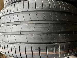 Pirelli P Zero PZ4  315/35 R21